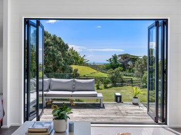 Private Retreat | Coastal Lifestyle & Space