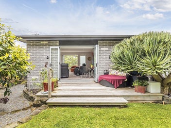 Compact Comfort, Style and Sun