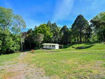 Rural retreat with facilities