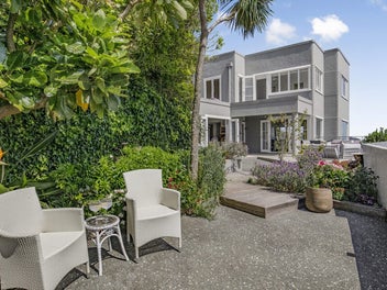 Timeless Grace, Endless Views