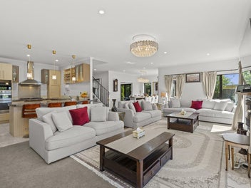 Grand Family Residence in Ellington Park