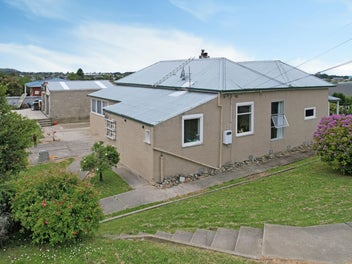 FAMILY SIZED ON FROME