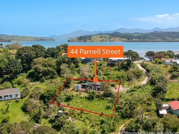 PRIVACY & WATER VIEWS - PERFECT INVESTMENT