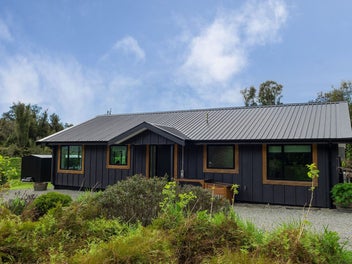 16 Charles Douglas Place