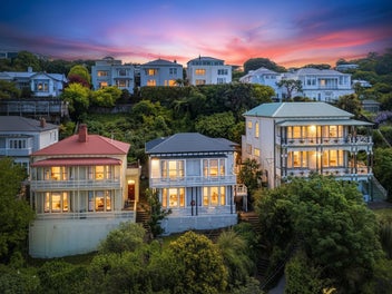 2 investment flats or convert to a family home