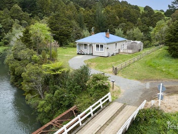 Historic Stationmaster's Homestead Charm