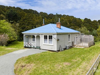 Charming Historic StationMaster's Homestead