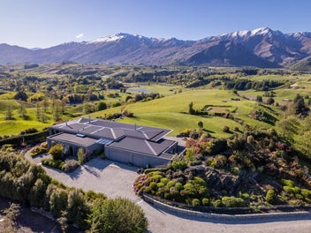 Prominent front row Bendemeer