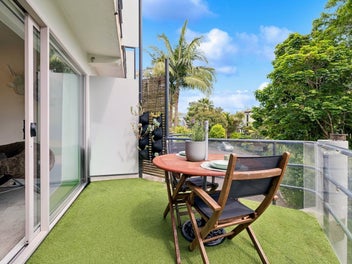 One Shot Only: Herne Bay Deal on the Clock