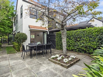 Herne Bay hideaway - sun, style & serenity