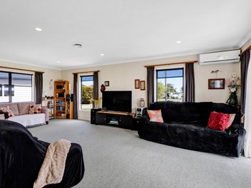 A wonderful lifestyle opportunity in Manaia