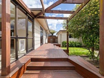 Calm, Connected & Effortlessly Easy