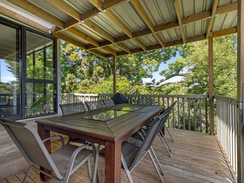 Space, Privacy & Family Living in Hamilton East