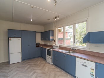 Country comfort, Town convenience