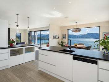 Location, Luxury and breathtaking Views