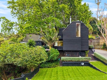 BEAUTIFULLY BOTANICAL