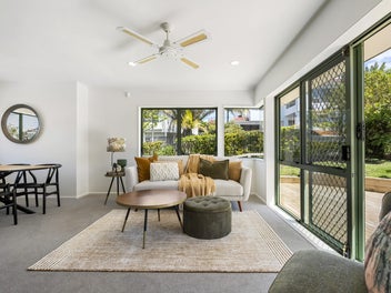 Single Level Brick + Tile