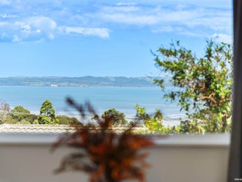 A HOME with a Heart and Harbour Views