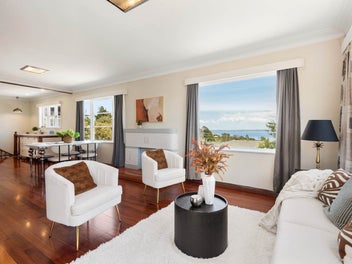 A HOME with a Heart and Harbour Views