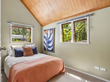 A World of Wonder in Laingholm