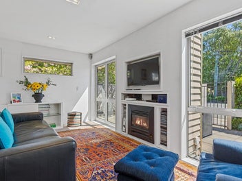 Sunny, Secure Sixty-Plus in St Albans