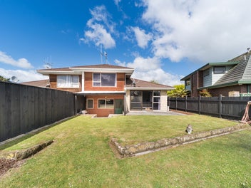 Beautifully Renovated - Brick & Cedar!