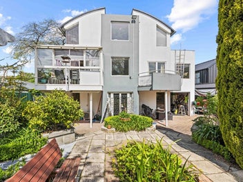 Refurbish or redevelop - 692sqm High-Density Land