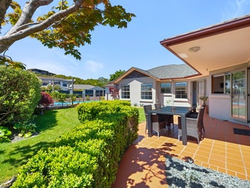 SPACIOUS HOME WITH HOLIDAY FEEL!