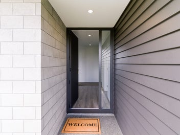 Modern Family Living in a Prime Location