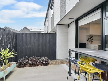 Be Quick, Popular Complex