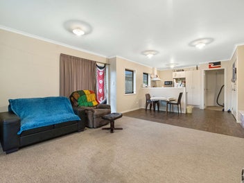 Easy-Care 2-Bed, Minutes from the CBD