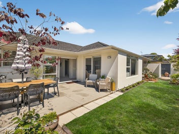 Elegant and Effortless Comfort!