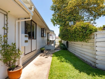 Immaculate 2-Bedroom Home in a Prime Location