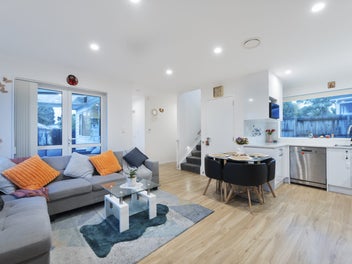 Motivated to Move-Henderson Heights Opportunity!