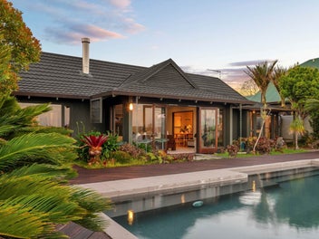 Masterpiece – Panoramic Harbourfront Perfection