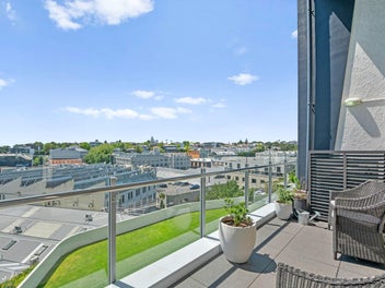 Calm, spacious, views to Rangitoto.