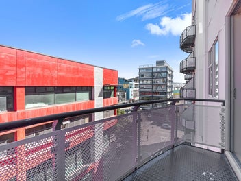 Urban Ease with Extras, Please