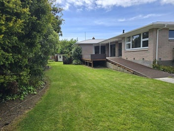 Spacious Family Home, Super Convenient Location