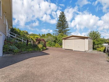 Big Land, Big Garages, Big Future!