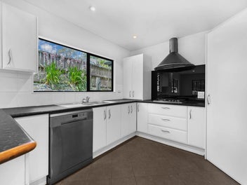 Unlock the Potential – Spacious Family Home in...