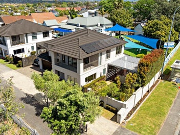 MUST SELL – OWNER MOVING OVERSEAS!