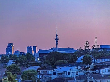 A Well-Designed & Modern New Build