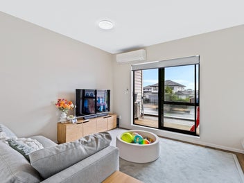 Vendors instructions are clear – Must be sold!