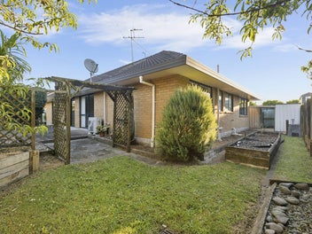 BRICK AND TILE CLASSIC IN PRIME POSITION