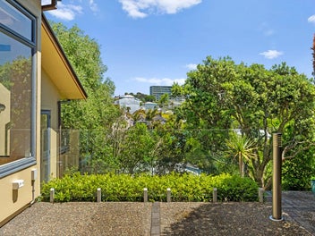 Sun, Light, Bright & Stylish Living Areas