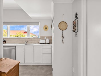 Stylish fully renovated villa – move in and enjoy!