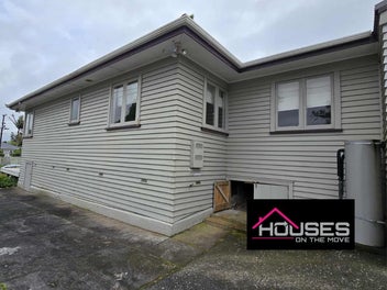 RELOCATABLE HOME-SOLID 1950s CLASSIC