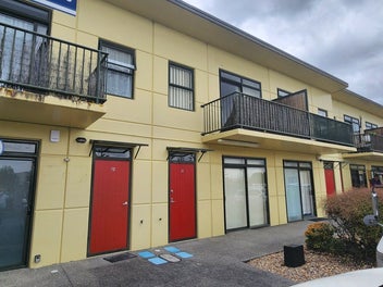 Live and work unit in East Tamaki