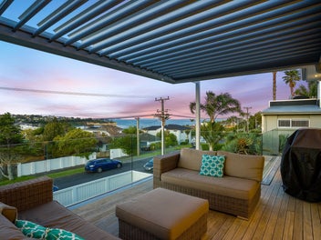 The Family Retreat - Swimming, Sun & Sea Views