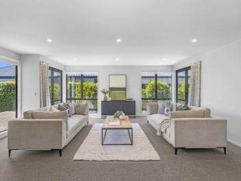 Sun, Space & Style in the Heart of Aidanfield!